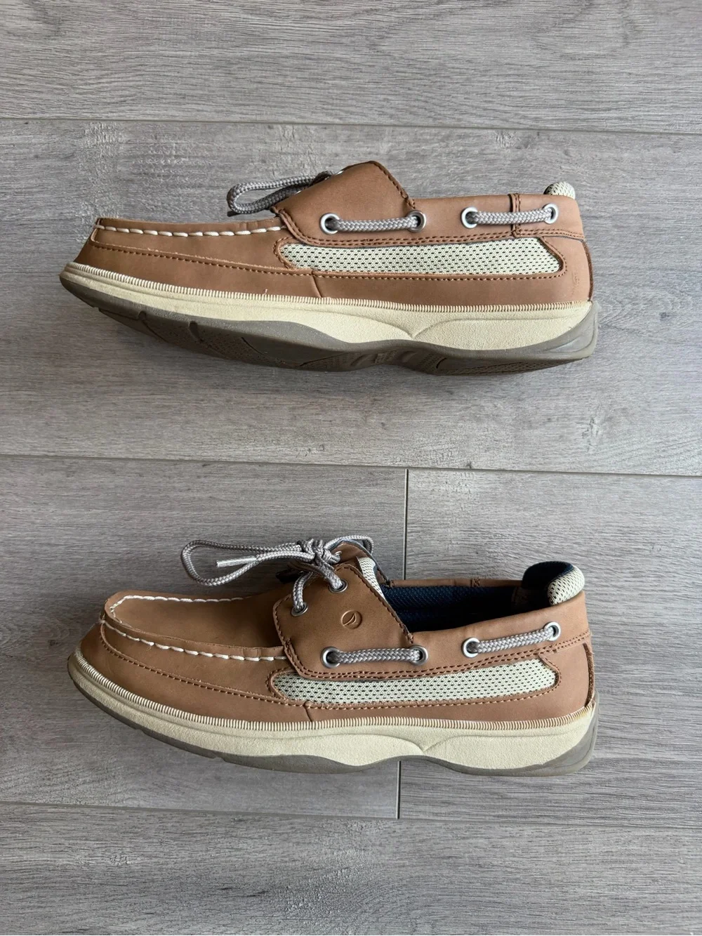 Sperry Boys Lanyard Boat Shoe - Flat Heel - Size 5.5M - light brown/tan